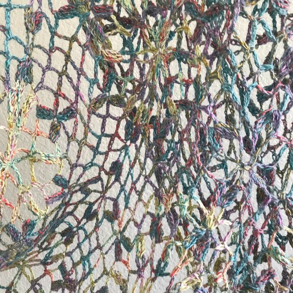 NEW Handmade English Ivy Lace Shawl, Triangular (95"L & 45"D) - Picture 13 of 14